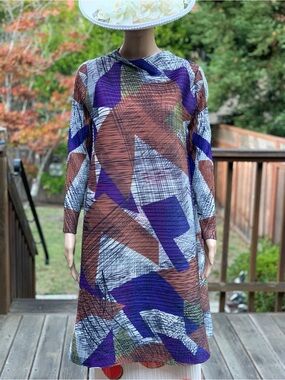 Abstract Print Long-Sleeve A-Line pleated Dress in Purple & Brown